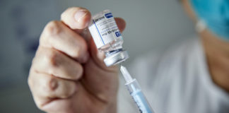 Covid, vaccino russo Sputnik prodotto in Italia ma trattative tra agenzia europea Ema e Putin sono in alto mare Sputnik vaccino russo