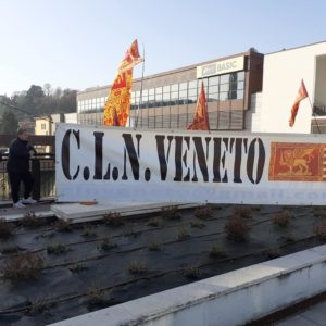 venetisti fuori tribunale Vicenza cln Veneto