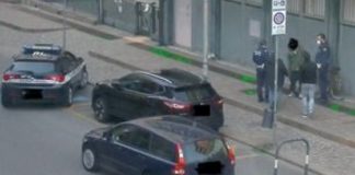 Lotta alla droga: la polizia locale arresta un pusher con 70 dosi tra eroina e cocaina