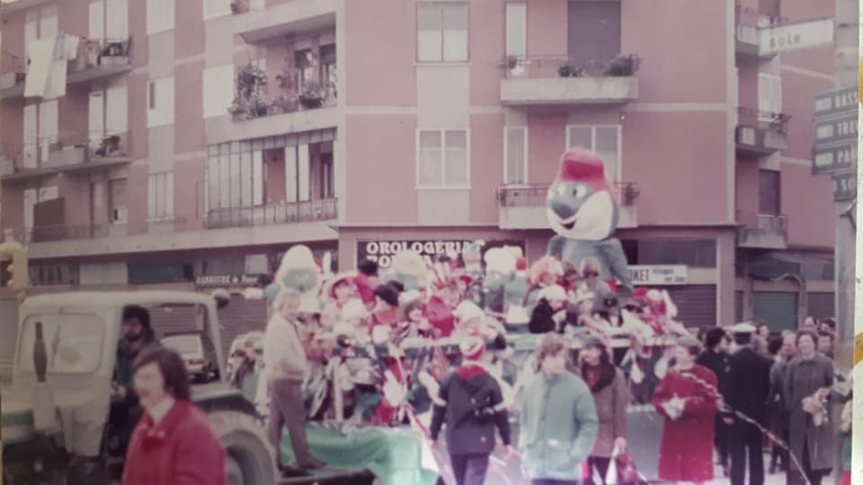 villaggio del Sole scene di vita quotidiana in una foto d'epoca ph Facebook Sei di Villaggio del Sole se