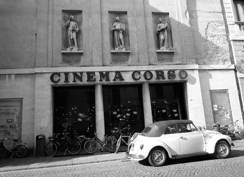 Cinema Corso nel passato (foto di Maria Bernardi, Pinterest)