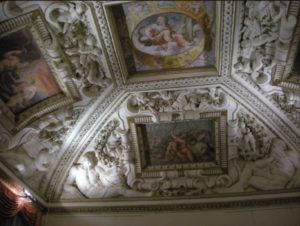 Stucchi e decori di una volta di palazzo Thiene