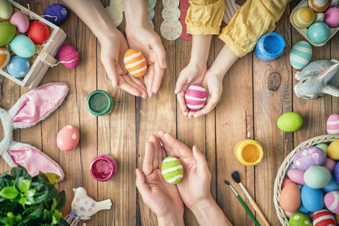 Scuole chiuse e doni autentici di Pasqua