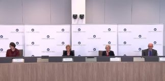 Covid, Ema dà il via libera a Johnson&Johnson: “possibili legami con eventi rari di trombosi ma benefici superano i rischi”