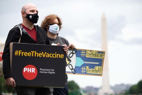 Usa a favore revoca protezioni brevetti su vaccini