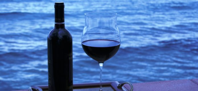 Dealcolazione del vino con acqua