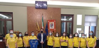 Hockey Club Valdagno femminile in visita in Provincia. Il presidente Francesco Rucco: “Siamo fieri di voi” per la conquista della Coppa Italia Hockey Club Valdagno femminile premiato da Francesco Rucco, presidente della provincia di Vicenza, per la conquista della Coppa Italia