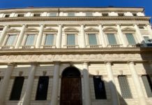 Vicenza, alla Bertoliana Tiziano Vescovi presenta il suo libro “Nibbio. Finirà anche la tempesta” La facciata di Palazzo Cordellina in contrada Riale lirio abbate vicenza tiziano vescovi