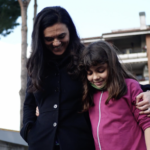 Festa mamma, Save the Children: col Covid in Italia 96mila mamme in più senza lavoro, 4 su 5 hanno figli con meno di 5 anni. Dati anche per Veneto Una mamma per ricordare la Festa della mamma