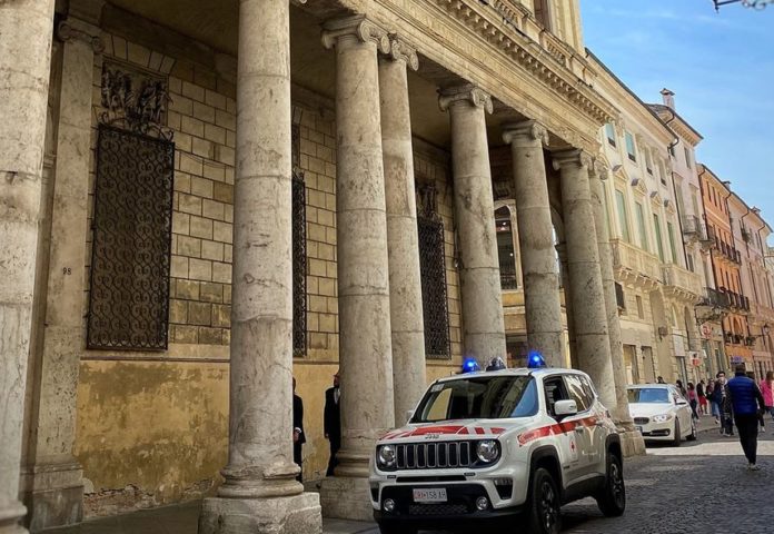 foto palazzo Trissino croce rossa