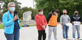 Premiazione nuovo logo comitato genitori Montagna, presente l’assessore Tolio