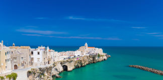 Infranto il mito della produttività del nord-est. “Agorà. La Filosofia in Piazza”: il benessere e la felicità sono al sud Il benessere e la felicità al sud