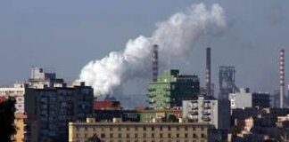 Ex Ilva, tribunale ordina stop attività area a caldo: “Rischi per salute cittadini”