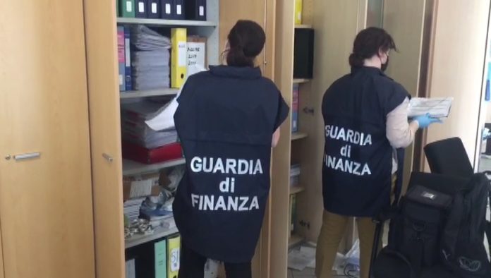 Guardia di Finanza di Vicenza verifica documentazione