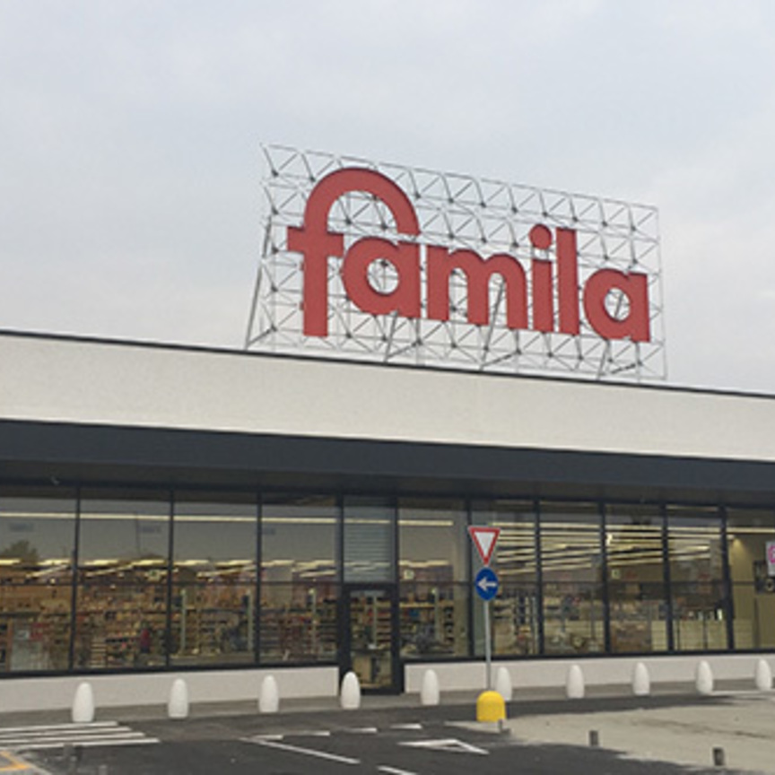 Il Gruppo Unicomm ha inaugurato da pochi mesi un supermercato in viale Torino, nell'area in cui sarebbe dovuto sorgere il nuovo Comune