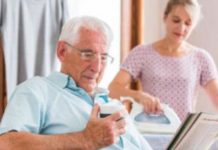 Il lavoro domestico cambia nazionalità, Domina: sempre più donne italiane scelgono il lavoro di badante Lavoro domestico