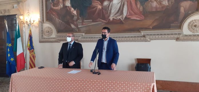 Rucco e Ierardi delibera su strade e marciapiedi Rucco e Ierardi delibera su strade e marciapiedi