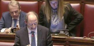 Crac Veneto Banca, problemi al server per filone inchiesta su associazione a delinquere e truffa: interrogazione Zanettin (FI) a ministro Cartabia Pierantonio Zanettin interviene alla Camera fra altri deputati di Forza Italia