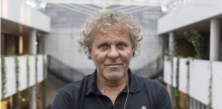 Moda, il gruppo Only The Brave aderisce a the Fashion pact per la sostenibilità Renzo Rosso, presidente del Gruppo OTB, con, sullo sfondo, lo stabilimento di Breganze only the brave