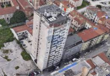 La Vicenza degli orrori, l’incredibile storia del “grattacielo” Everest: con oltre 30 metri abusivi di altezza scampò all’ordine di demolizione Il grattacielo Everest in una ripresa aerea