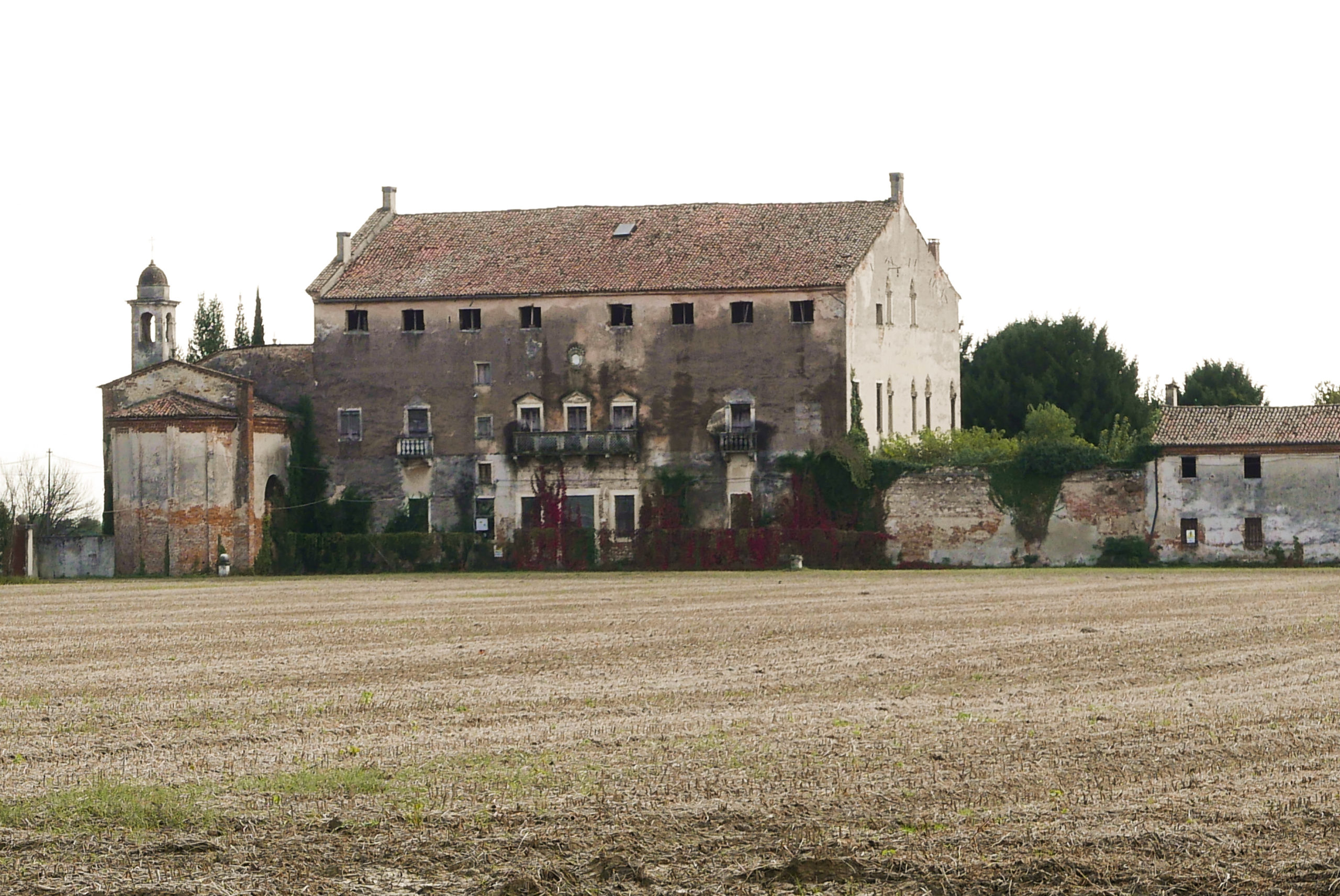Villa Trissino Muttoni, detta Ca' Impenta, risale alla metà del Quattrocento