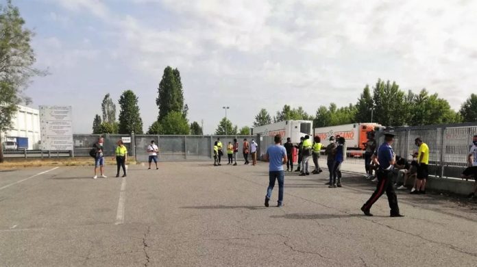 cgil Veneto foto Novara camion presidio Lidl sindacalista ucciso