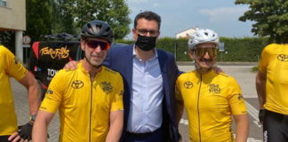 Tour de Fans, saluto del sindaco Rucco a Linus e Nicola Savino