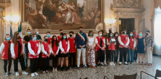 Sindaco Rucco ha ricevuto 3A scuola Barolini vincitrice di alcuni concorsi musicali. Ragazzi visitano anche sala Bernarda, sede Consiglio Comunale