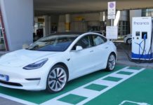 Auto elettriche, Gabriele Michieletto (Lega): “Cina egemone con l’aiuto della UE, ma ora anche i tedeschi cominciano a dissentire” parcheggio-auto-elettriche