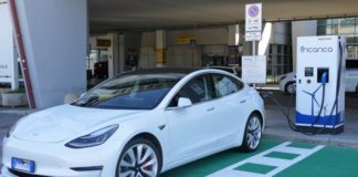 Auto elettriche, Gabriele Michieletto (Lega): “Cina egemone con l’aiuto della UE, ma ora anche i tedeschi cominciano a dissentire” parcheggio-auto-elettriche