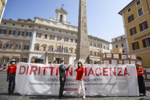 ActionAid lancia la campagna #DirittiInGiacenza: la foto a Montecitorio con l'on. Boldrini