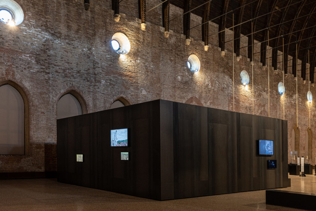 Costellazioni Palladiane, l'esterno del "cubo" in Basilica Palladiana