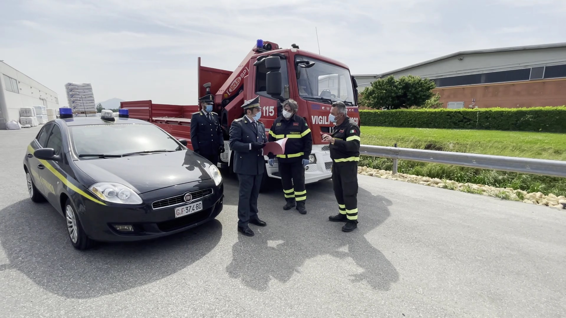 GdF di Finanza di Vicenza devolve ai vigli del fuoco 3200 litri di carburante sequestrato