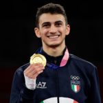 Newsletter e titoli de la Repubblica di Maurizio Molinari: “in 80 mila contro Green pass”, “manifestazione a Voghera per Youns El Boussetaoui”… La foto del giorno de la Repubblica: primo oro per l’Italia alle olimpiadi di Tokyo- Vito Dell’Aquila ha vinto nel taekwondo. (AFP)