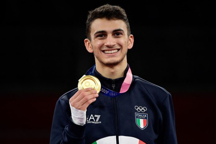 La foto del giorno de la Repubblica: primo oro per l’Italia alle olimpiadi di Tokyo- Vito Dell’Aquila ha vinto nel taekwondo. (AFP)