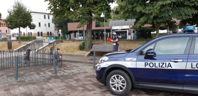 Polizia Locale del Nordest Vicentino in azione in via Ragazzi del '99 a Thiene