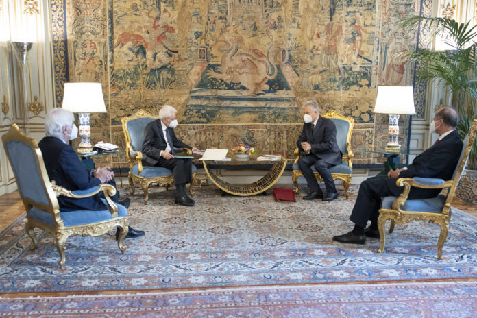 Il Presidente della Repubblica Sergio Mattarella con Giacomo di THIENE,Presidente Associazione Nazionale Dimore Storiche Italiane e Giovanni CIARROCCA, Segretario generale A.D.S.I