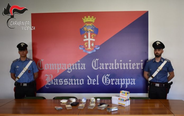 foto sequestro di droga a Thiene da parte dei carabinieri di Bassano
