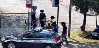 Nascondeva a Vicenza la droga nella mascherina anti Covid, denunciato per spaccio con un altro pusher