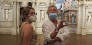 Enzo Iacchetti in visita al Teatro Olimpico di Vicenza