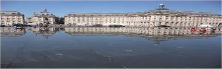 La fontana delle Trois Grâces, place de la Bourse a Bordeaux 