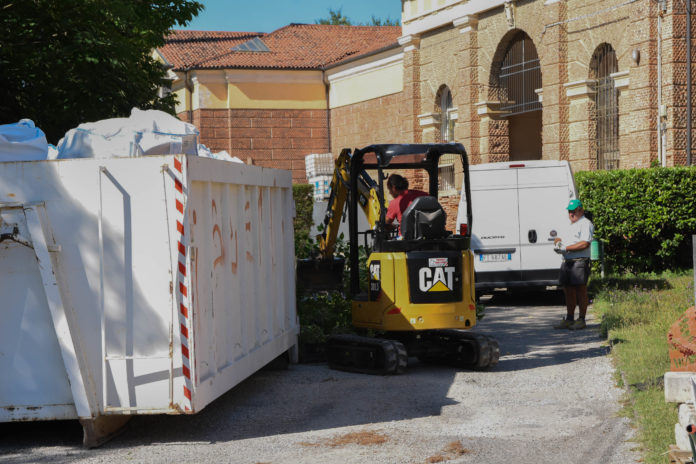 Lavori al Cimitero Maggiore di Vicenza, area esterna sala commiato