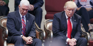 Il mandato di comparizione a Pence: rottura finale con Trump? Mike Pence e Donald Trump (AP Photo/ Evan Vucci)