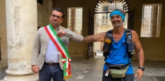 Tappa a Vicenza per attore e attivista ambientalista greco Agis Emmanouil, di corsa dalla Grecia alla Scozia per l’ambiente: lo saluta Francesco Rucco Francesco Rucco e Agis Emmanouil