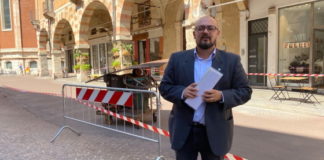 Via Cesare Battisti e contra’ Garibaldi a Vicenza, ass. Mattia Ierardi: in corso i lavori di resinatura dell’asfalto Assessore Mattia Ierardi