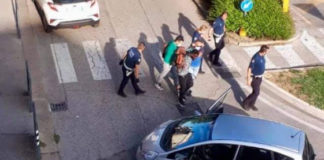 La polizia locale di Vicenza insegue e blocca un pusher a Campo Marzo tra gli applausi dei cittadini