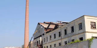 Ex-Avir di Gaeta, abbattimento del muro perimetrale. Sindaco Cosmo Mitrano: una giornata storica per la città Ex Avir di Gaeta