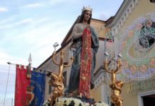 Festa natività di Maria a Scauri: l’8 settembre, come a… Vicenza. Il culto nasce nella Cappella Ducale (famiglia Caracciolo-Carafa, XVIII secolo) La festa della natività di Maria a Scauri (foto di Antonio Lepone)