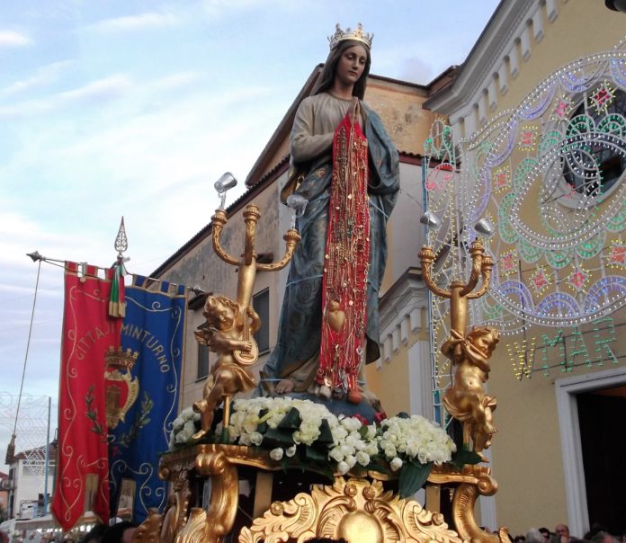 La festa della natività di Maria a Scauri (foto di Antonio Lepone)