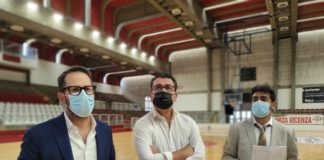 Vicenza Capitale dello sport per tutti, Francesco Rucco (candidato sindaco del centro destra): Le prime 3 mosse del Progetto per lo Sport a Vicenza 2023/2028 Vicesindaco e assessore allo sport Celebron e sindaco Francesco Rucco con dirigente comunale al Palasport di Vicenza con illuminazione a led